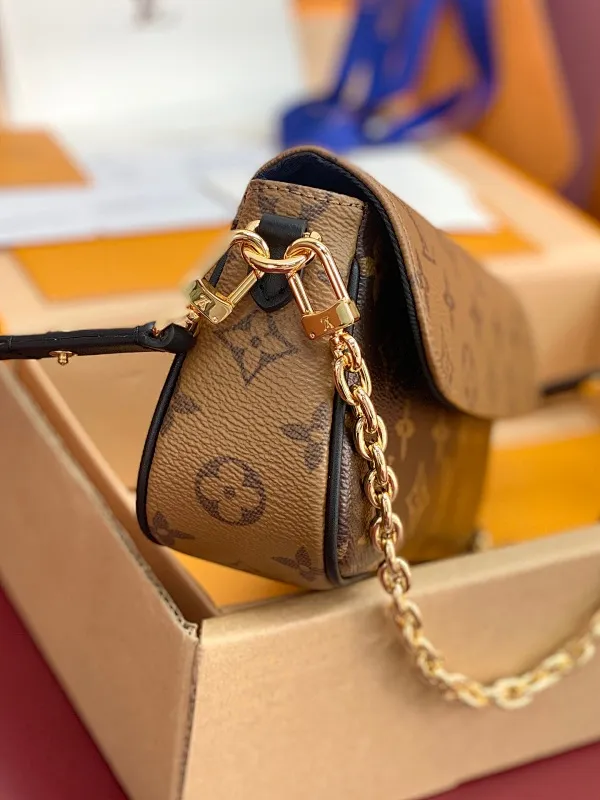 All categories Official website "Brand Women's Bags" Women's Bags 💙 LV 2025 new LV armpit bag