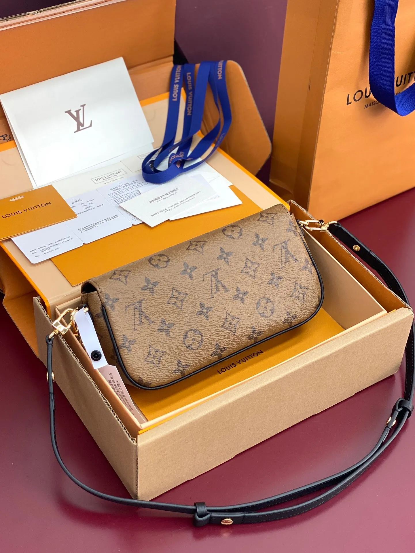All categories Official website "Brand Women's Bags" Women's Bags 💙 LV 2025 new LV armpit bag