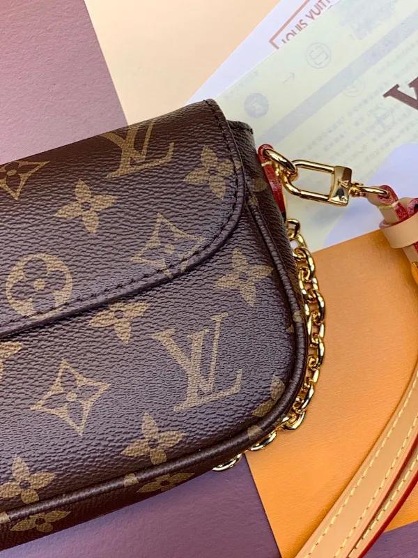 All categories Official website "Brand Women's Bags" Women's Bags 💙 LV 2025 new LV armpit bag