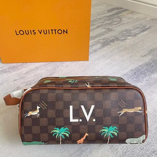 All categories Official website "Brand Women's Bags" Women's Bags 💙 LV 2025 new LV toiletry bag