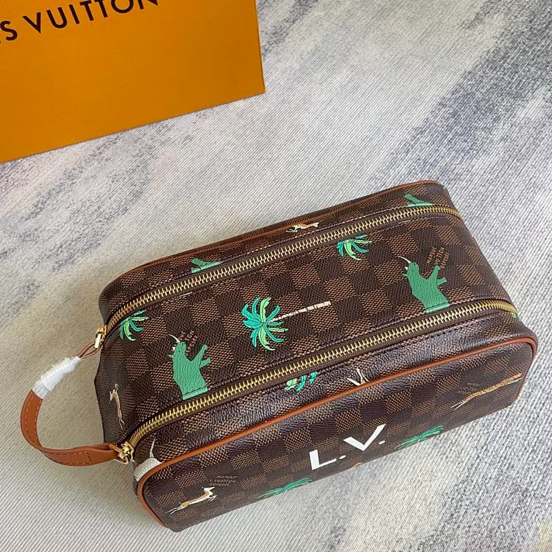 All categories Official website "Brand Women's Bags" Women's Bags 💙 LV 2025 new LV toiletry bag