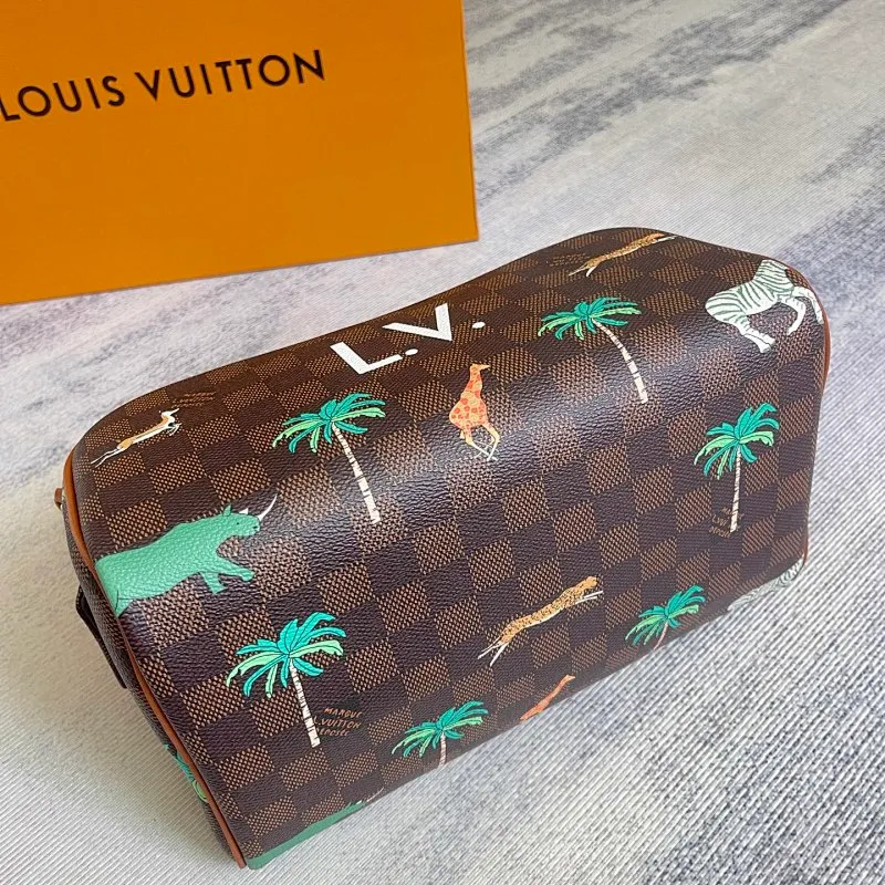 All categories Official website "Brand Women's Bags" Women's Bags 💙 LV 2025 new LV toiletry bag