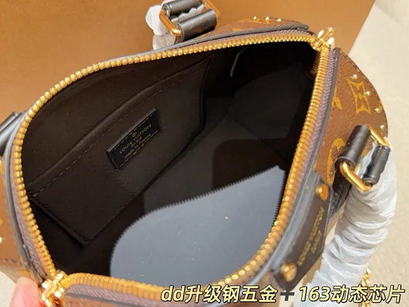 All Categories Official Website "Brand Women's Bags" Women's Bags 💙 LV 2025 New LV Crossbody Bag