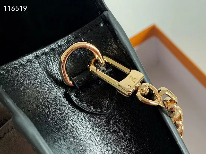 All categories Official website "Brand Women's Bags" Women's Bags 💙 LV 2022 Official New LV Crossbody Bag Wholesale 5800700 High Quality Specifications: 23-15-5 CM