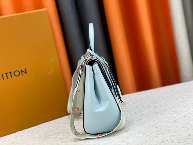 All Categories Official Website "Brand Women's Bags" Women's Bags 💙 LV 2023 New LV Crossbody Bag