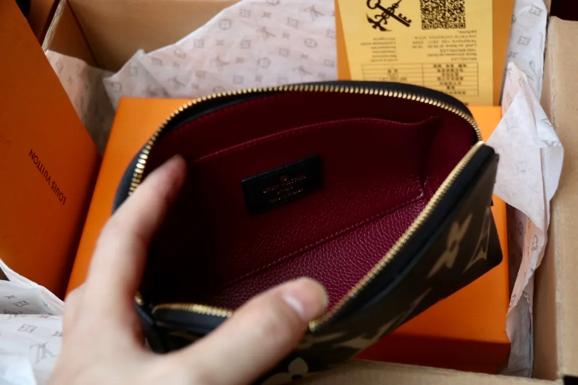 All Categories Official Website "Brand Women's Bags" Women's Bags 💙 LV 2024 New LV Cosmetic Bag