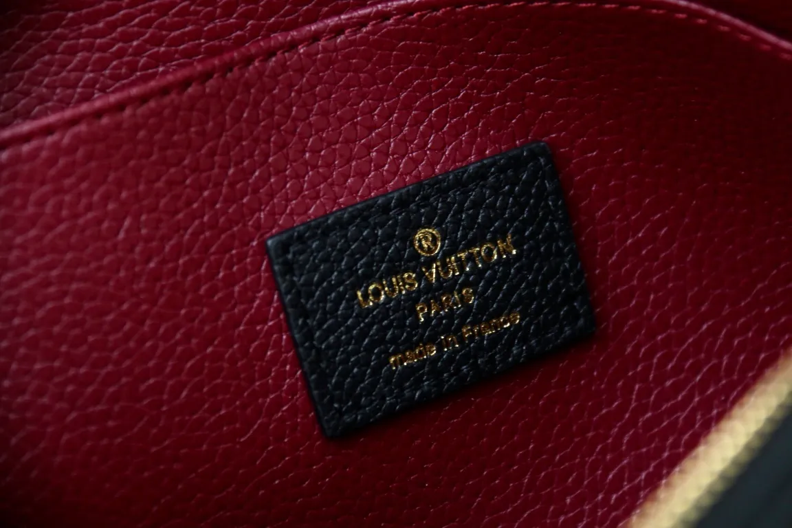 All Categories Official Website "Brand Women's Bags" Women's Bags 💙 LV 2024 New LV Cosmetic Bag
