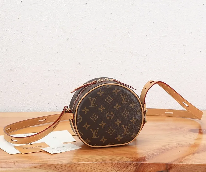 All Categories Official Website "Brand Women's Bags" Women's Bags 💙 LV LV 2026 New Crossbody Shoulder Bag