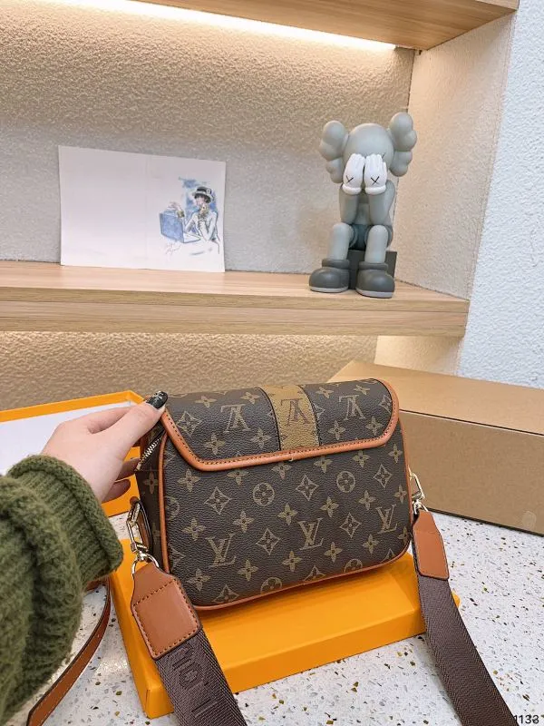 All Categories Official Website "Brand Women's Bags" Women's Bags 💙 LV 2023 New LV Crossbody Bag Wholesale