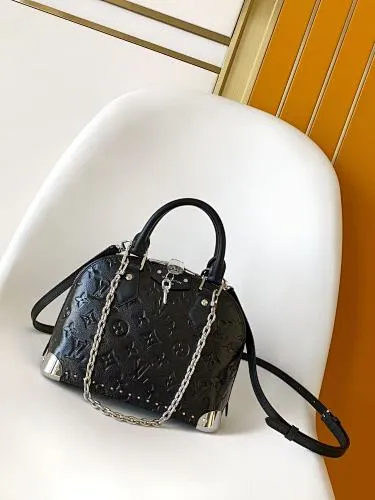 All Categories Official Website "Brand Women's Bags" Women's Bags 💙 LV 2026 New LV Crossbody Bag