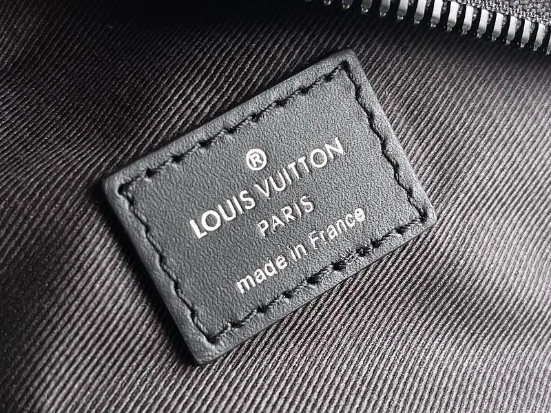 All categories 💚 Authentic bags 💚 LV 2026 new LV top replica clutch bag