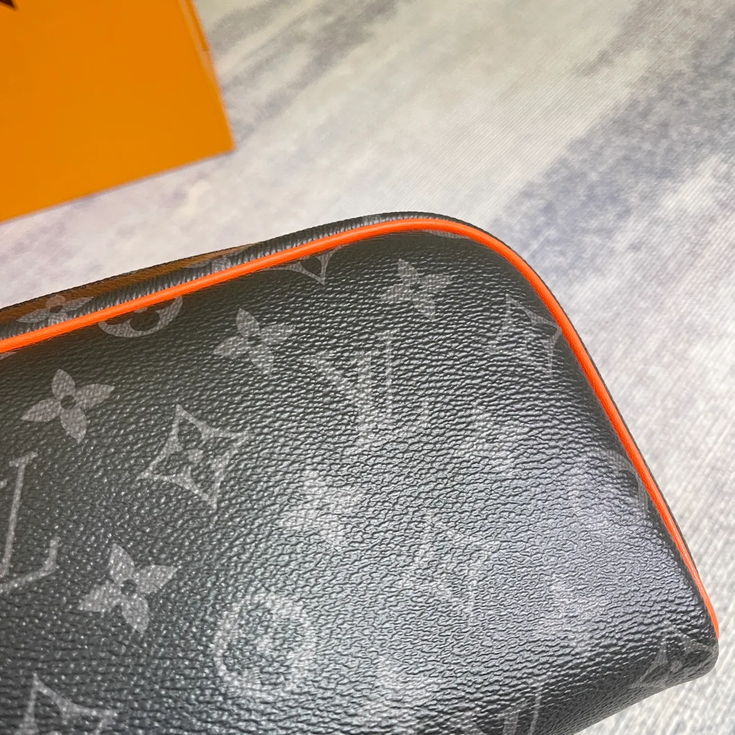 All categories Official website "Brand Women's Bags" Women's Bags 💙 LV 2025 new LV toiletry bag