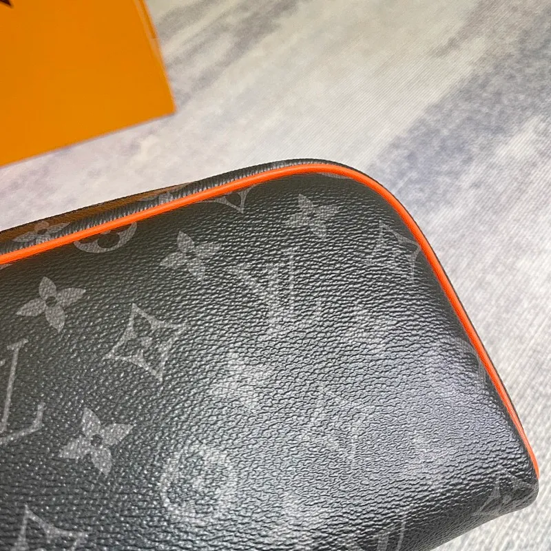 All categories Official website "Brand Women's Bags" Women's Bags 💙 LV 2025 new LV toiletry bag