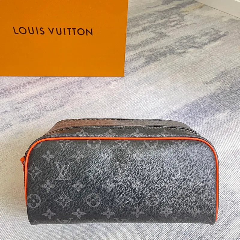 All categories Official website "Brand Women's Bags" Women's Bags 💙 LV 2025 new LV toiletry bag
