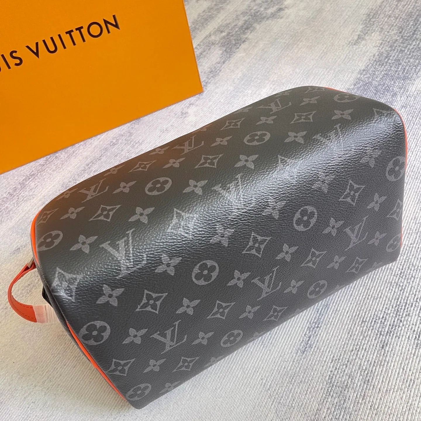 All categories Official website "Brand Women's Bags" Women's Bags 💙 LV 2025 new LV toiletry bag