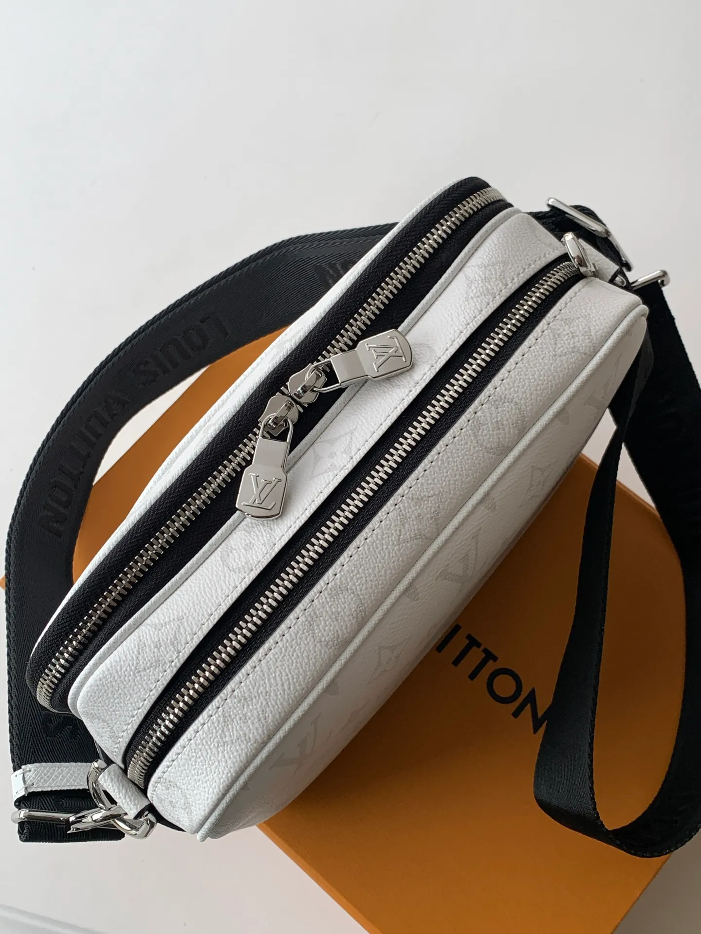 All Categories Official Website "Brand Women's Bags" Women's Bags 💙 LV 2026 New LV Crossbody Bag