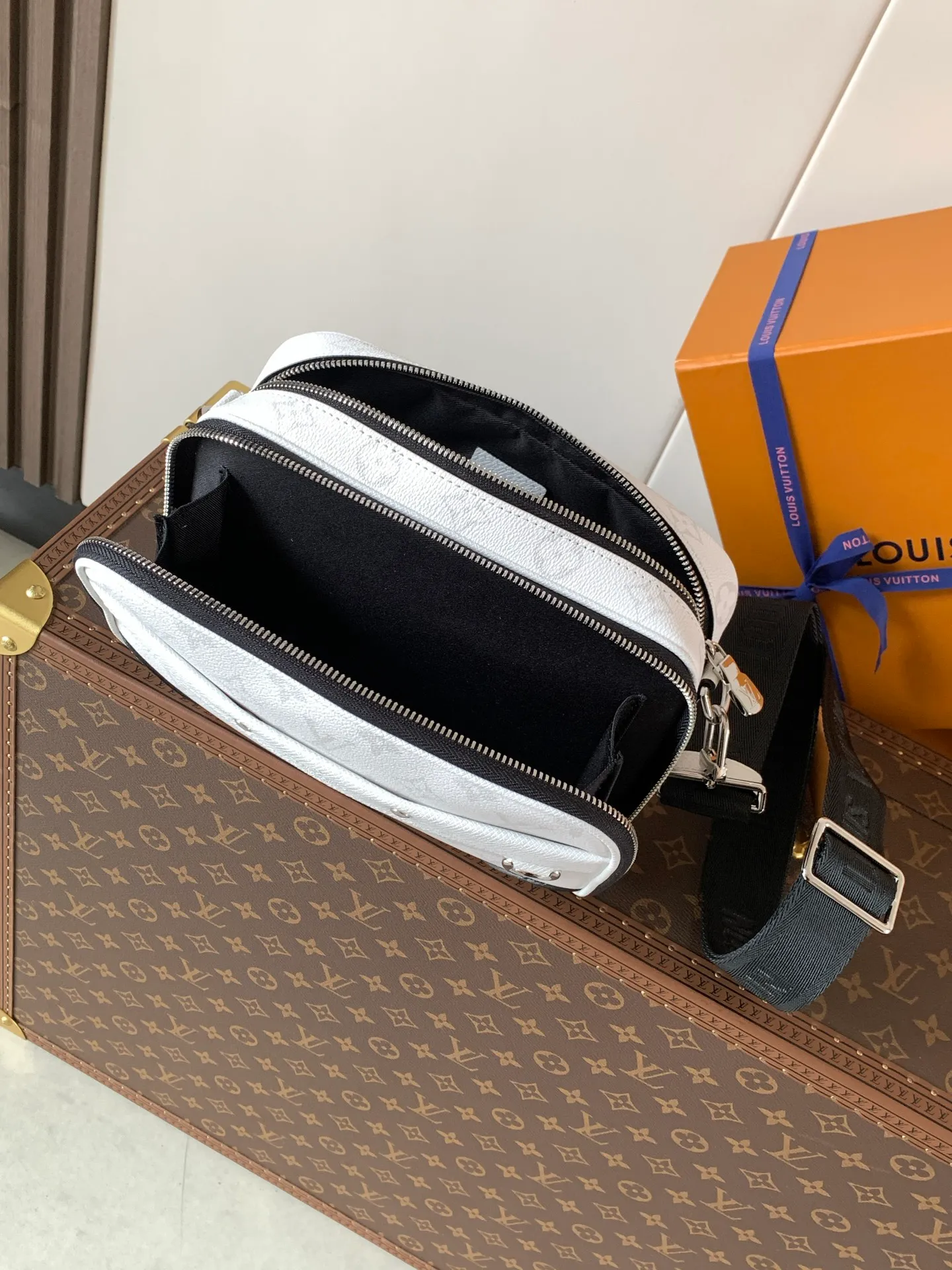 All Categories Official Website "Brand Women's Bags" Women's Bags 💙 LV 2026 New LV Crossbody Bag