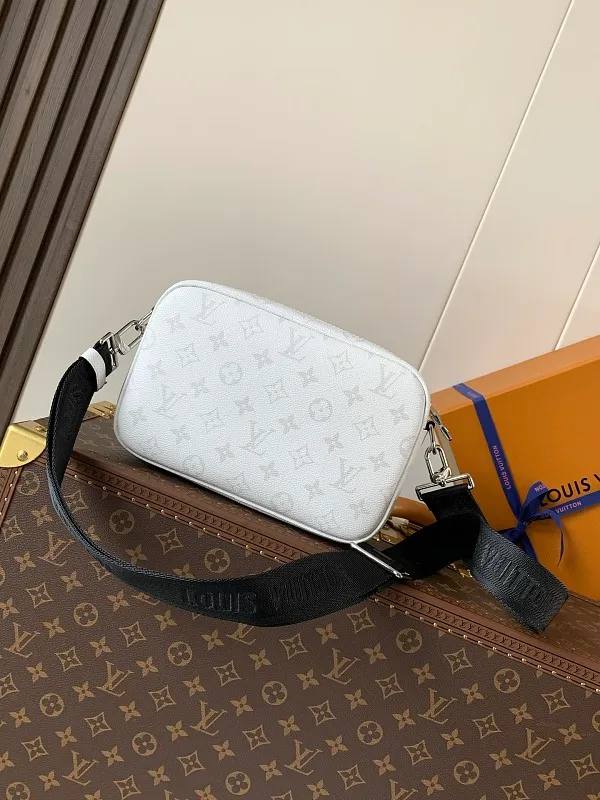 All Categories Official Website "Brand Women's Bags" Women's Bags 💙 LV 2026 New LV Crossbody Bag