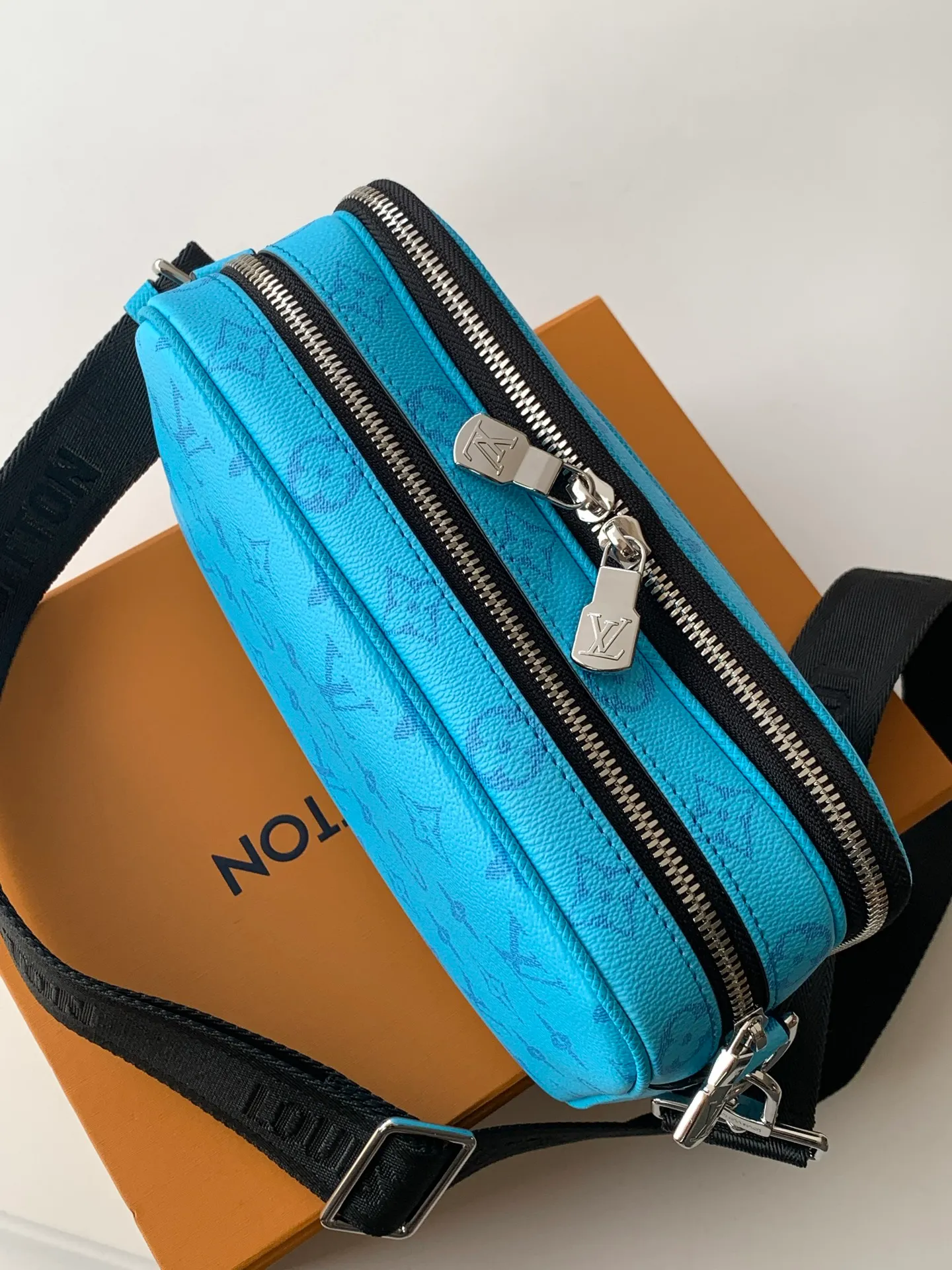 All Categories Official Website "Brand Women's Bags" Women's Bags 💙 LV 2026 New LV Crossbody Bag