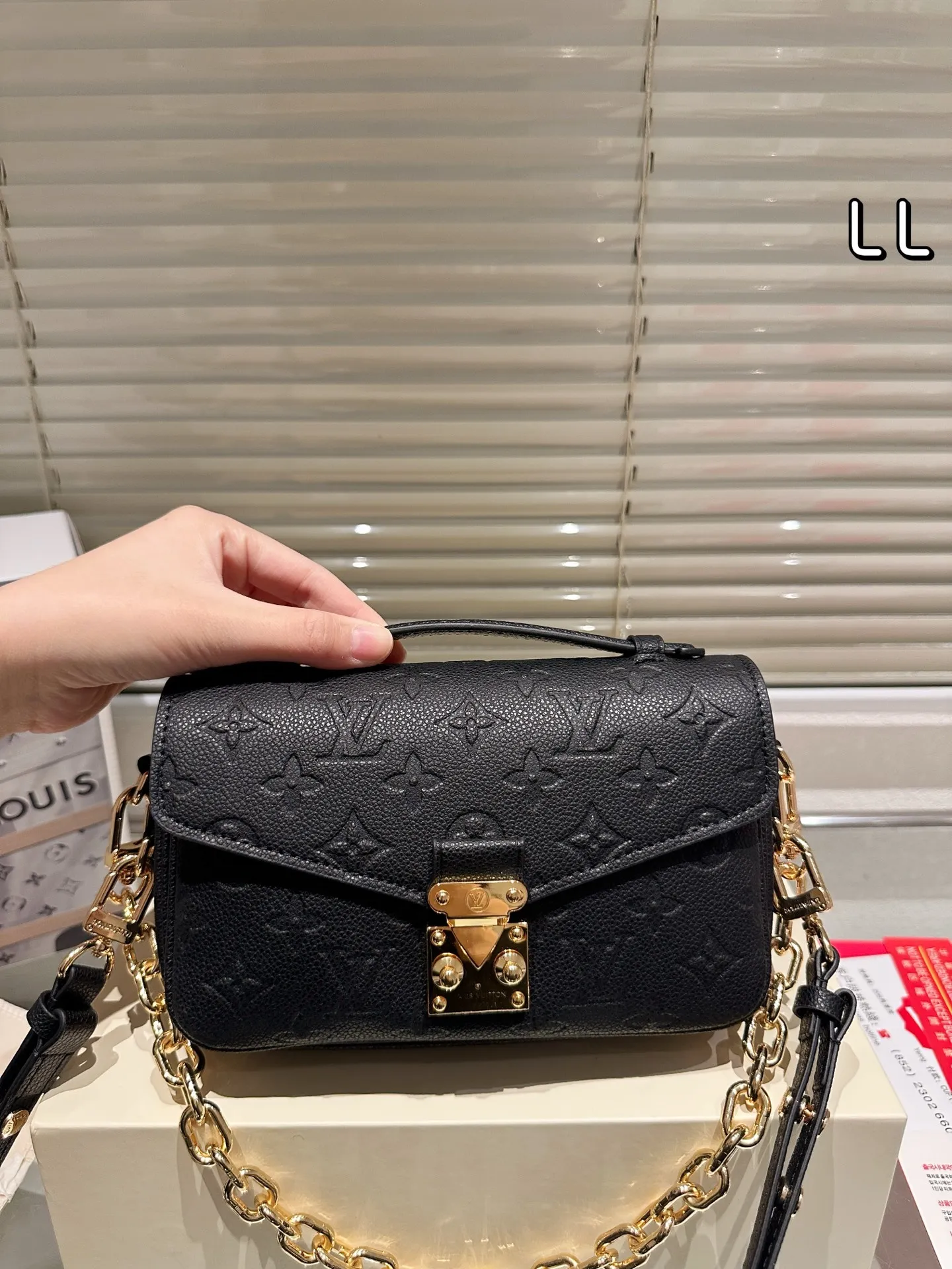 All categories Official website "Brand Women's Bags" Women's Bags 💙 LV 2025 new LV armpit bag