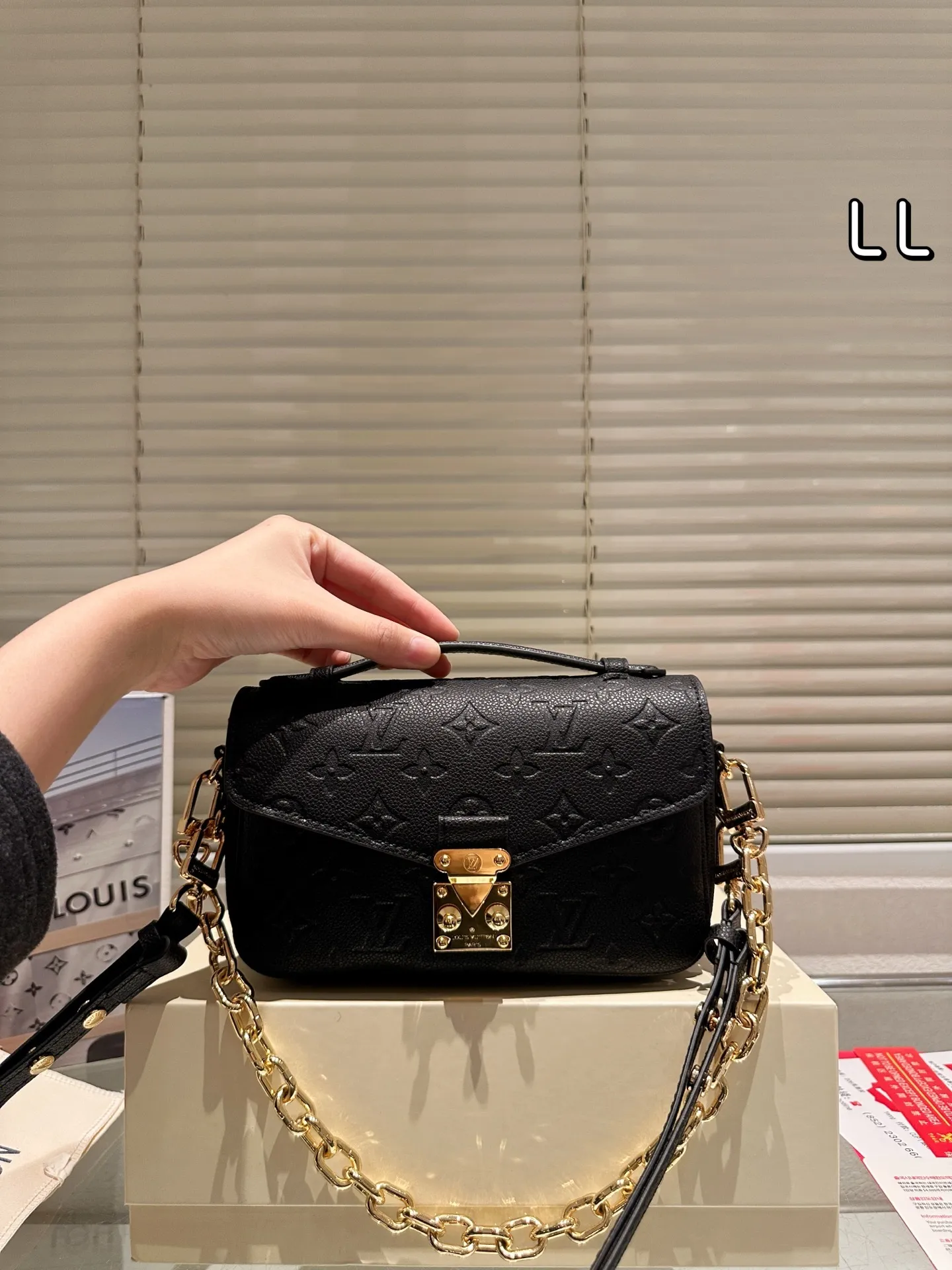 All categories Official website "Brand Women's Bags" Women's Bags 💙 LV 2025 new LV armpit bag