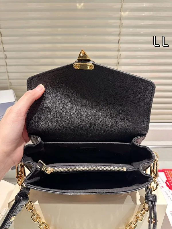 All categories Official website "Brand Women's Bags" Women's Bags 💙 LV 2025 new LV armpit bag