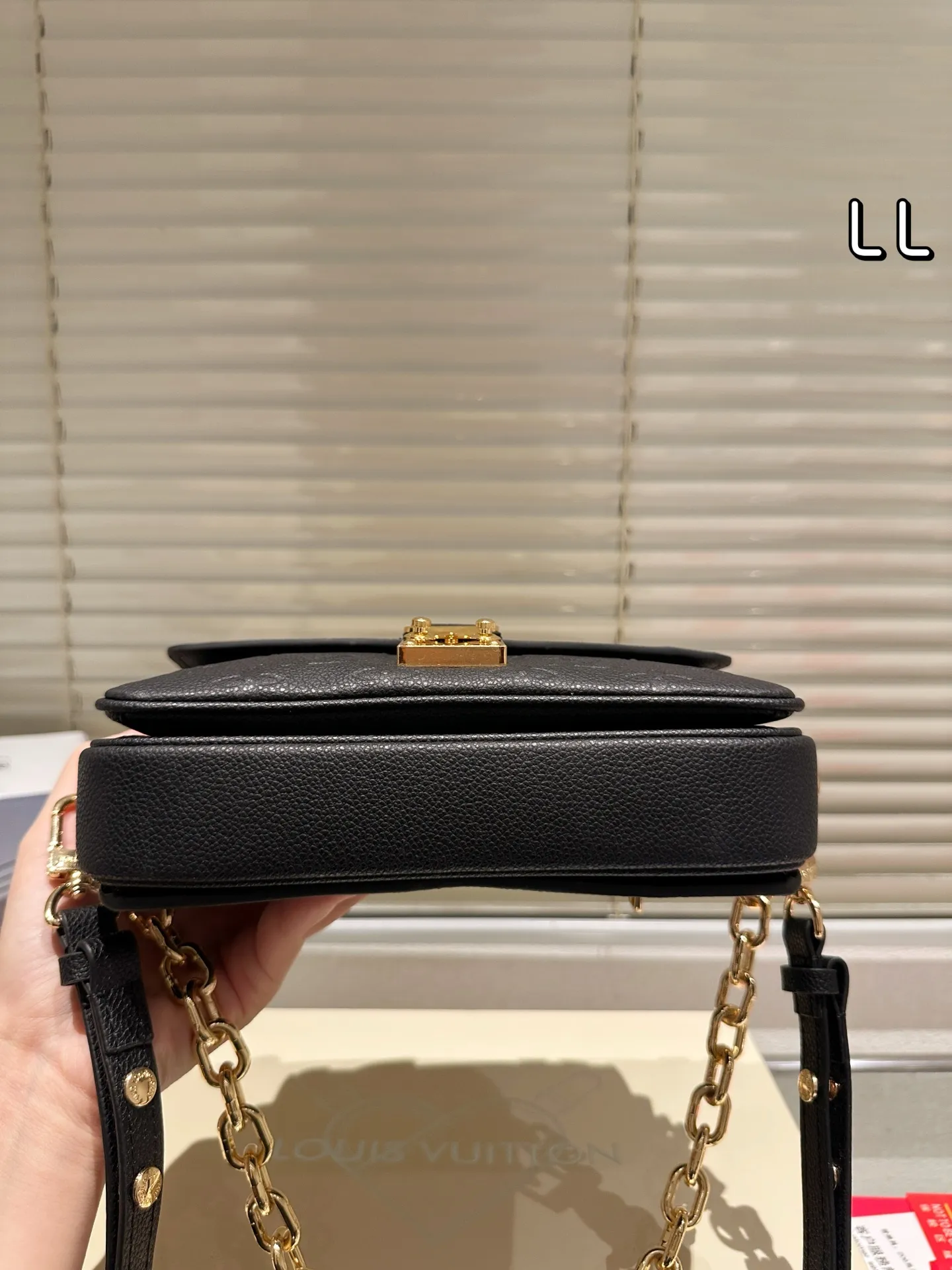 All categories Official website "Brand Women's Bags" Women's Bags 💙 LV 2025 new LV armpit bag