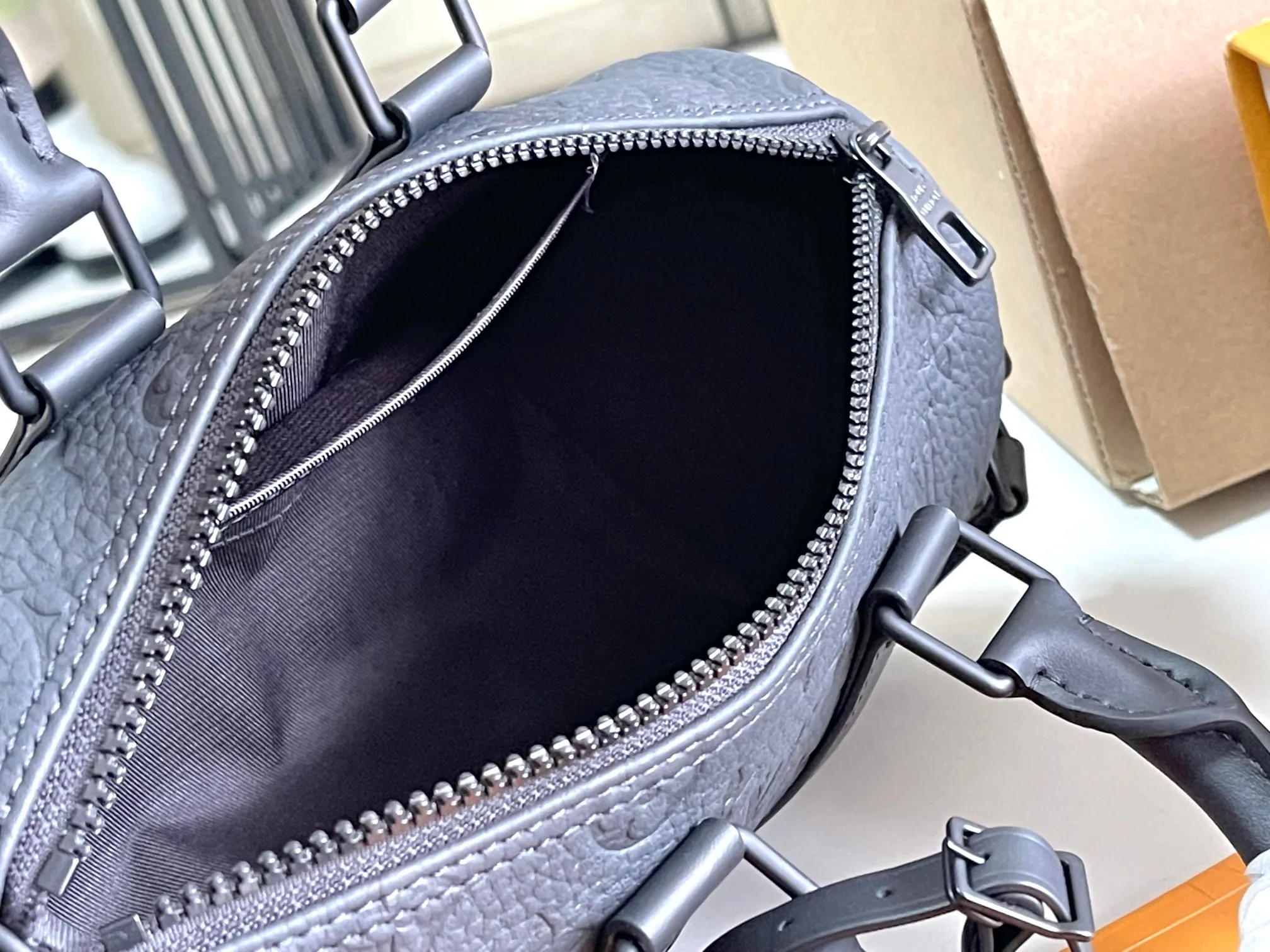 All Categories 💚 Authentic Grade Bags 💚 LV 2026 New LV Top Replica Crossbody Shoulder Bag