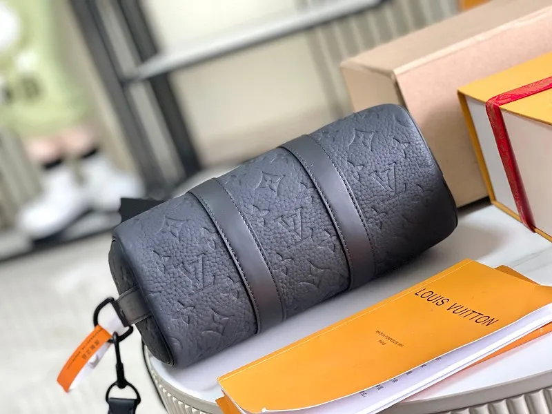 All Categories 💚 Authentic Grade Bags 💚 LV 2026 New LV Top Replica Crossbody Shoulder Bag