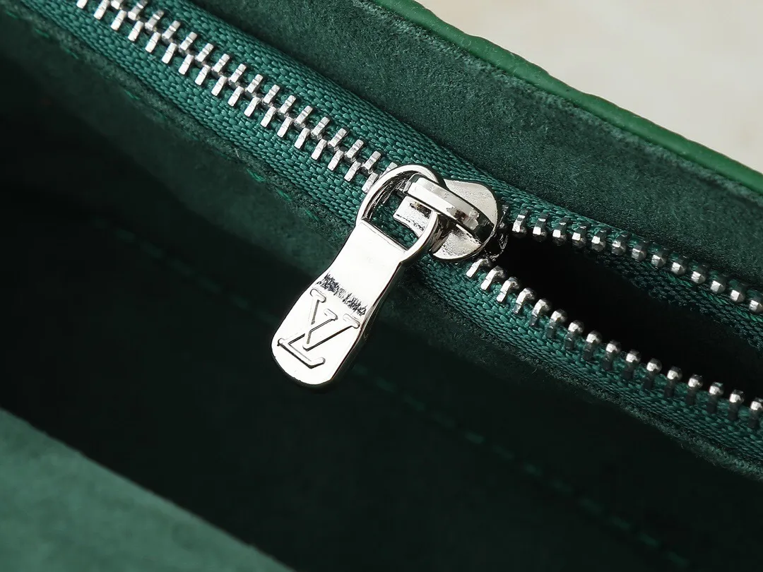 All Categories Official Website "Brand Women's Bags" Women's Bags 💙 LV 2025 New LV Crossbody Bag