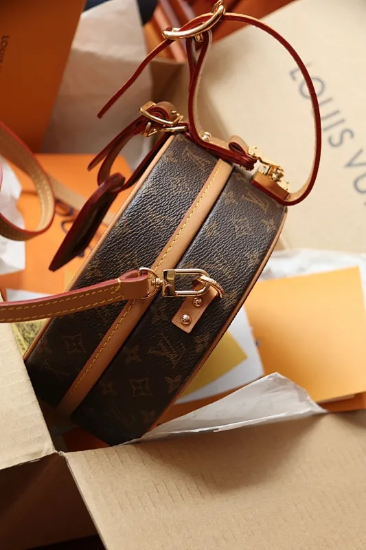 All categories Official website "Brand Women's Bags" Women's Bags 💙 LV replica LV, fine imitation LV bags, LV shoulder bags, 2023 official latest version LV crossbody bag, bag factory, original material, size: 7.5-16.5-7.5CM