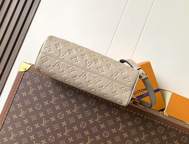 All Categories Official Website "Brand Women's Bags" Women's Bags 💙 LV 2026 Official Website New LV Crossbody Bag