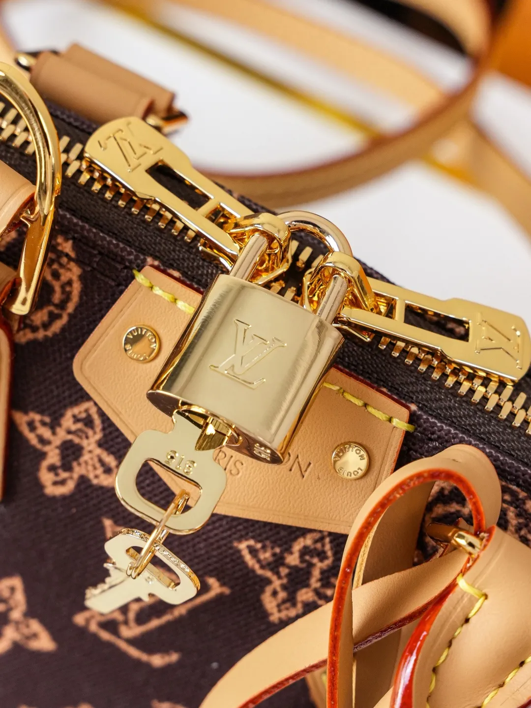 All Categories Official Website "Brand Women's Bags" Women's Bags 💙 LV 2026 Official Website New LV Crossbody Bag