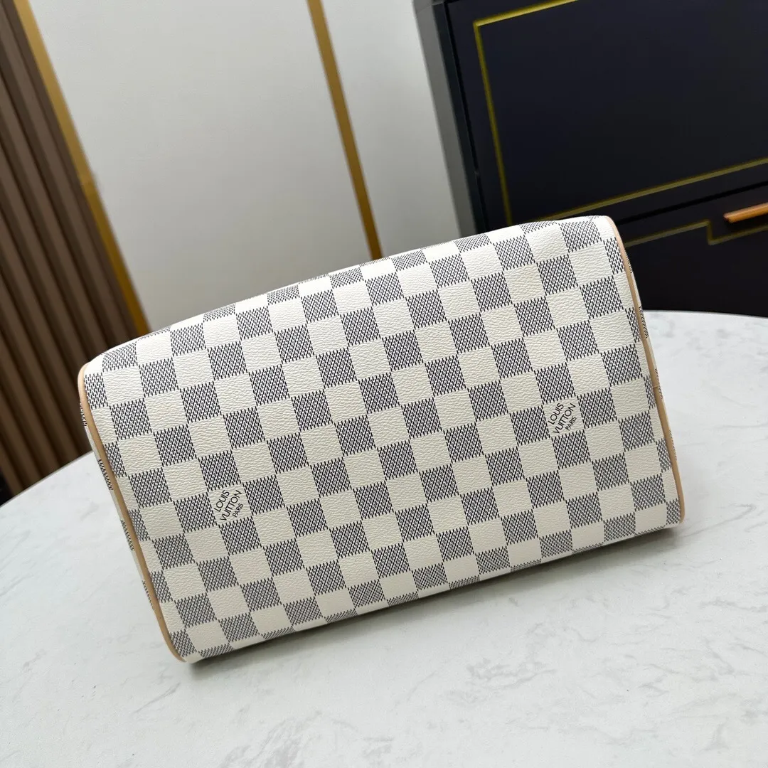 All categories Official website "Brand Women's Bags" Women's Bags 💙 LV 2024 official website new LV toiletry bag