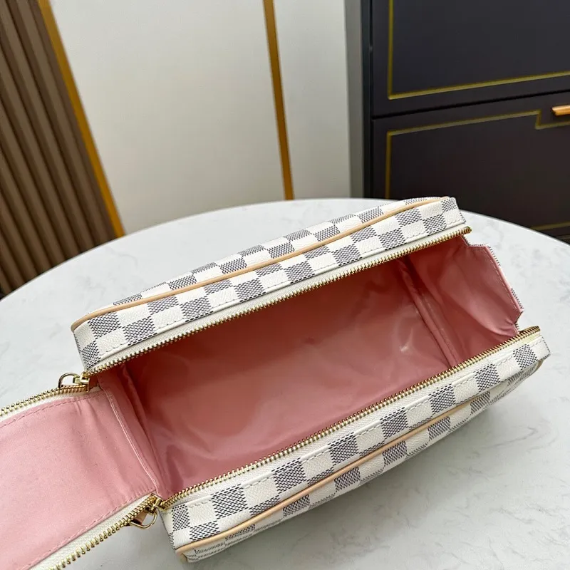 All categories Official website "Brand Women's Bags" Women's Bags 💙 LV 2024 official website new LV toiletry bag
