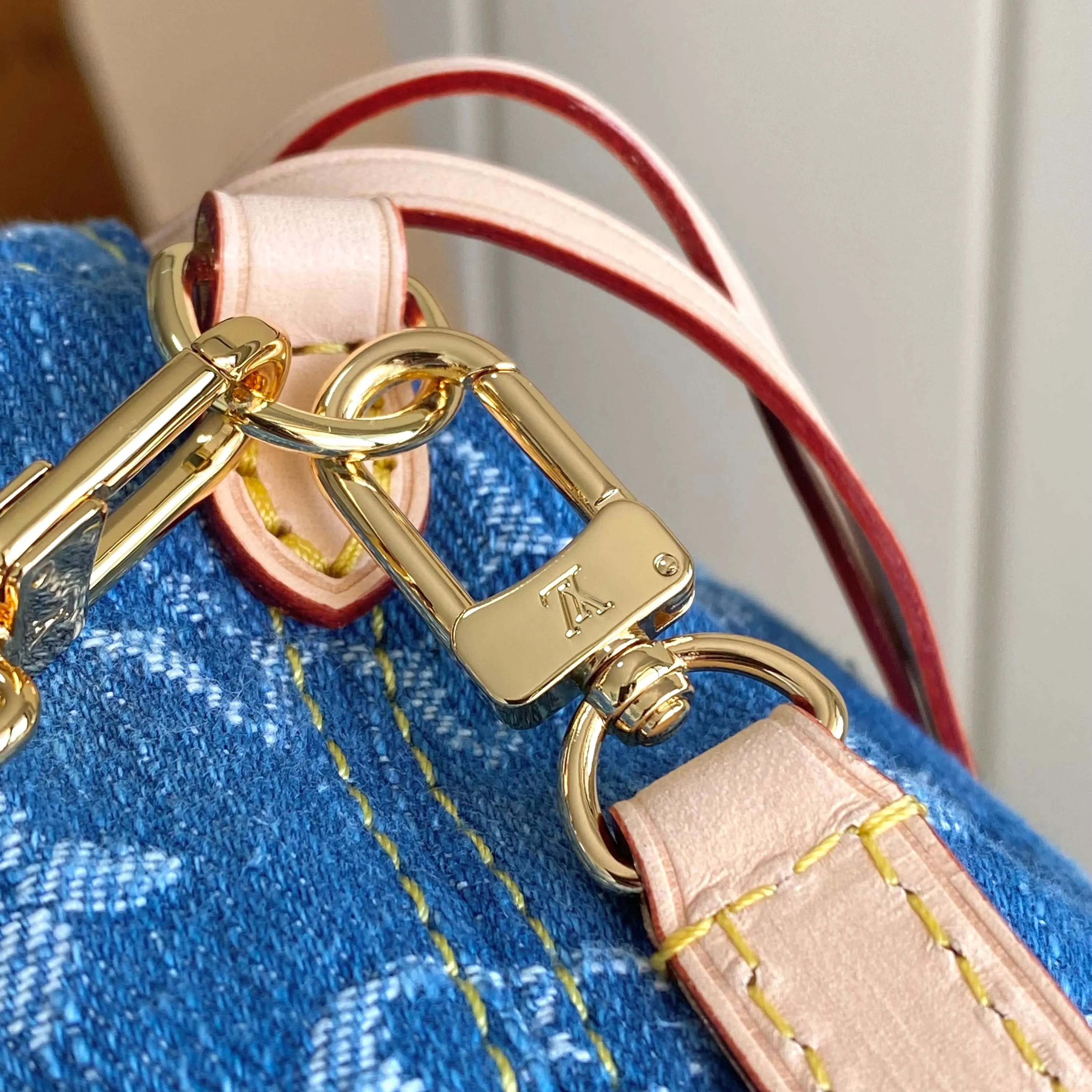 All Categories Official Website "Brand Women's Bags" Women's Bags 💙 LV LV 2026 New Crossbody Shoulder Bag