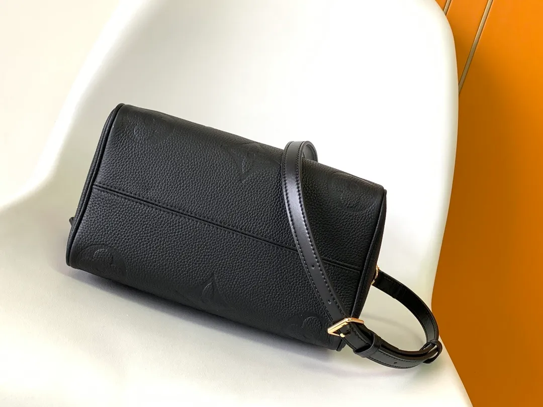 All Categories Official Website "Brand Women's Bags" Women's Bags 💙 LV 2026 New LV Crossbody Bag