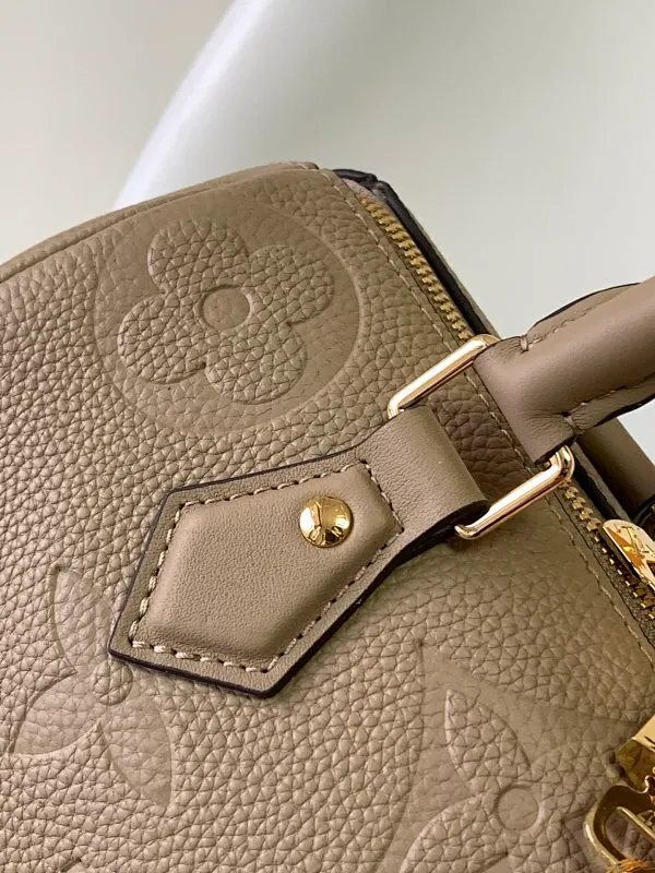 All Categories Official Website "Brand Women's Bags" Women's Bags 💙 LV 2026 New LV Crossbody Bag