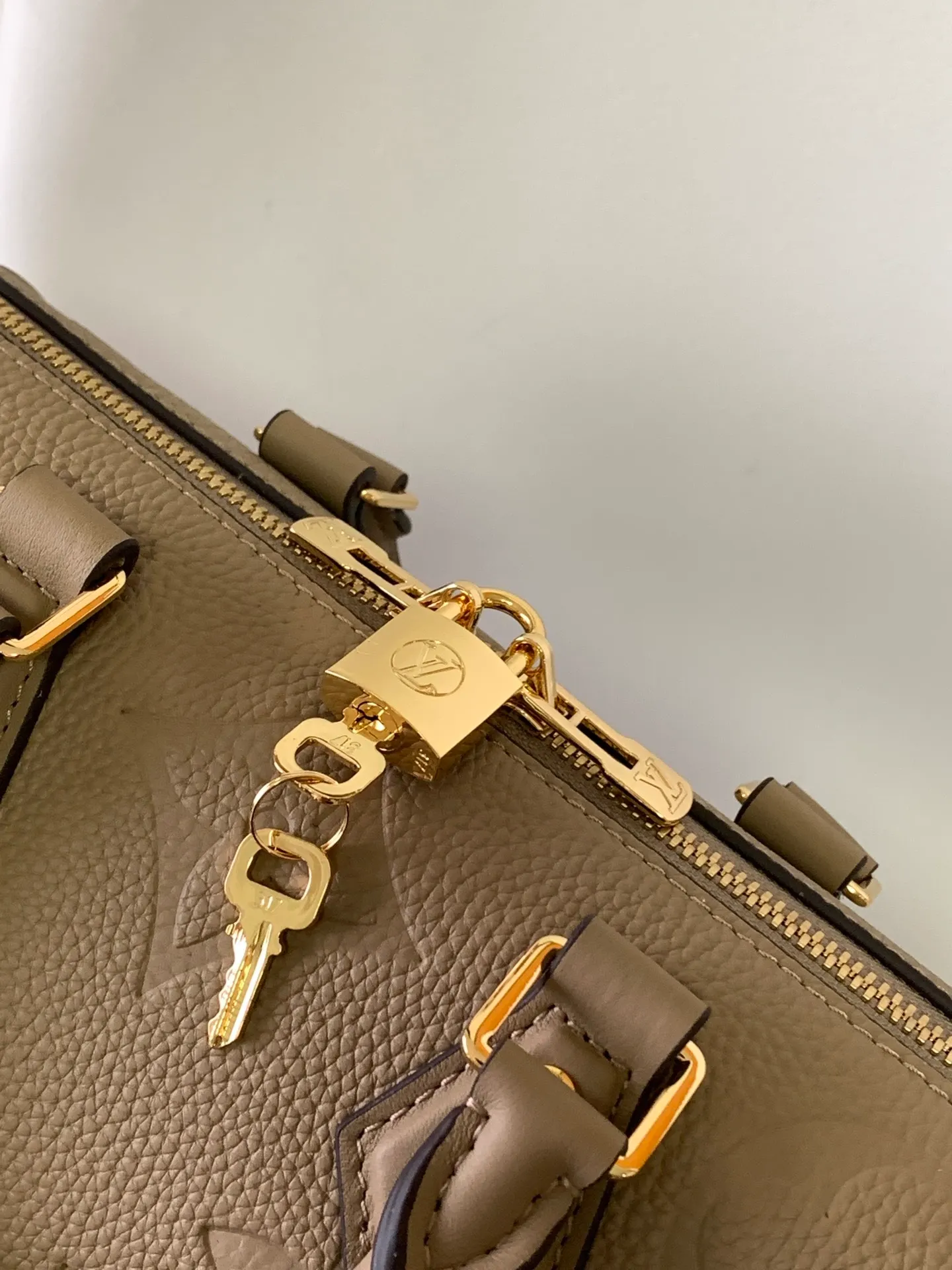 All Categories Official Website "Brand Women's Bags" Women's Bags 💙 LV 2026 New LV Crossbody Bag