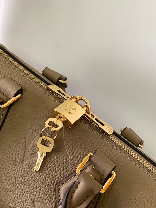 All Categories Official Website "Brand Women's Bags" Women's Bags 💙 LV 2026 New LV Crossbody Bag