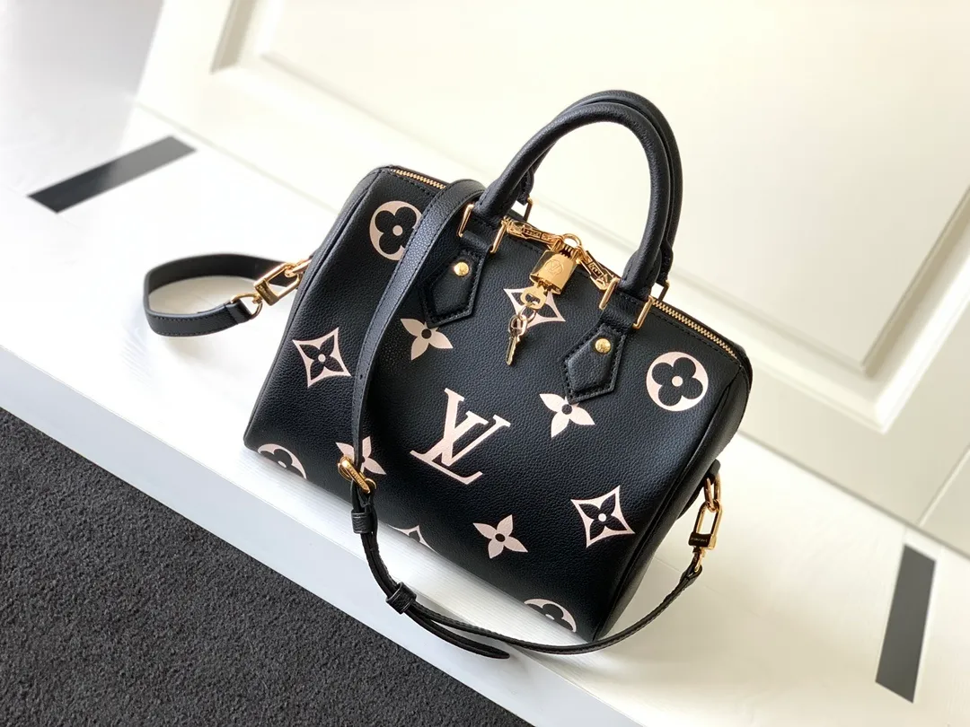 All Categories Official Website "Brand Women's Bags" Women's Bags 💙 LV 2026 New LV Crossbody Bag