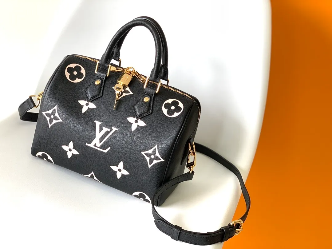 All Categories Official Website "Brand Women's Bags" Women's Bags 💙 LV 2026 New LV Crossbody Bag