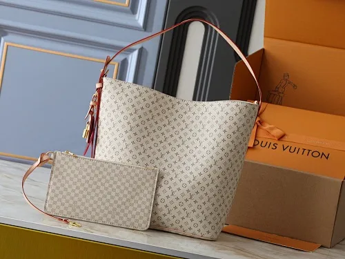 All categories Official website "Brand Women's Bags" Women's Bags 💙 LV 2025 new LV armpit bag