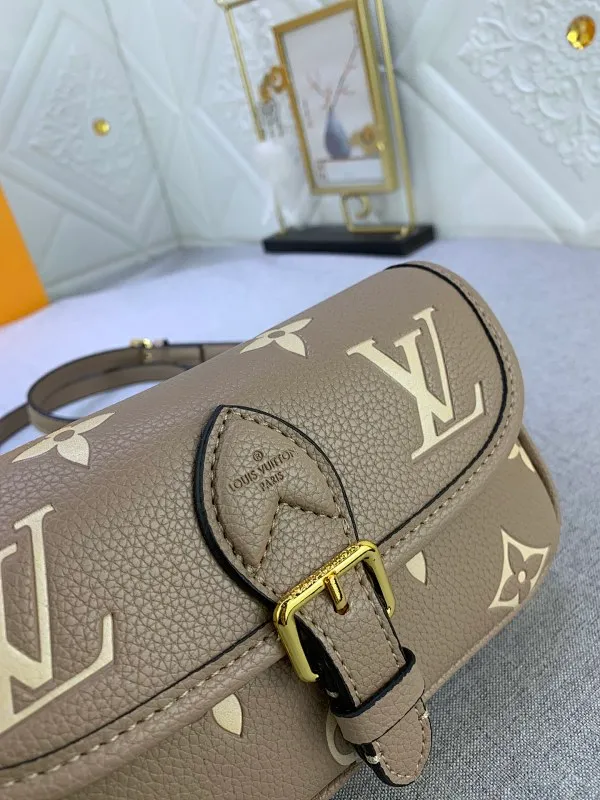 All Categories Official Website "Brand Women's Bags" Women's Bags 💙 LV 2024 New LV Crossbody Bag