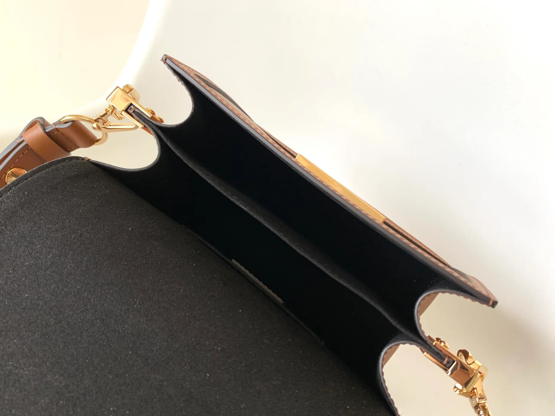 All categories Official website "Brand Women's Bags" Women's Bags 💙 LV replica LV, fine imitation LV bags, LV shoulder bags, 2023 official latest version LV calfskin crossbody bag, bag factory, original material, size: 20-15-9CM