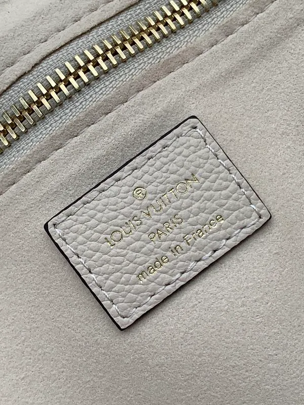 All categories Official website "Brand Women's Bags" Women's Bags 💙 LV 2026 new LV hand-held crossbody bag