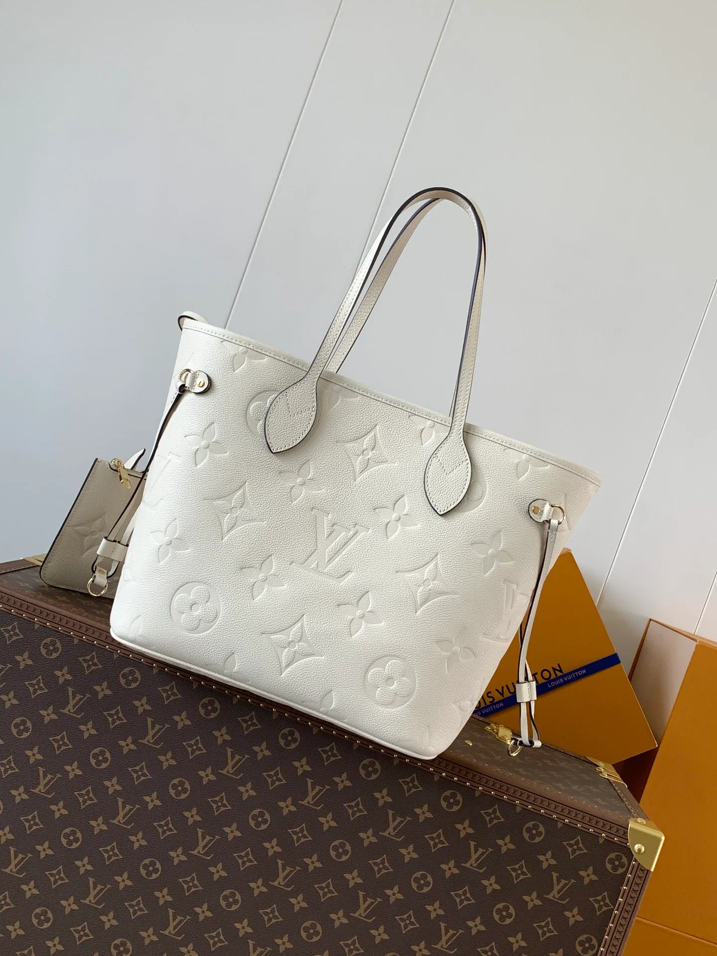All categories Official website "Brand Women's Bags" Women's Bags 💙 LV 2026 new LV hand-held crossbody bag