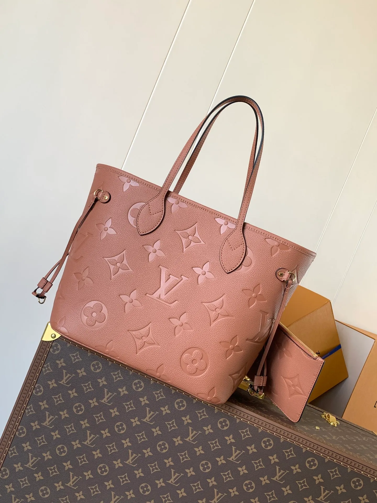 All categories Official website "Brand Women's Bags" Women's Bags 💙 LV 2026 new LV hand-held crossbody bag
