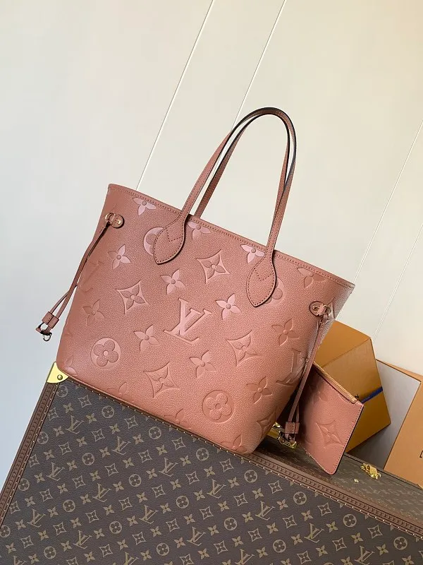 All categories Official website "Brand Women's Bags" Women's Bags 💙 LV 2026 new LV hand-held crossbody bag