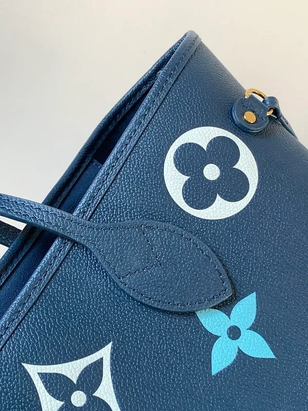 All categories Official website "Brand Women's Bags" Women's Bags 💙 LV 2026 new LV hand-held crossbody bag